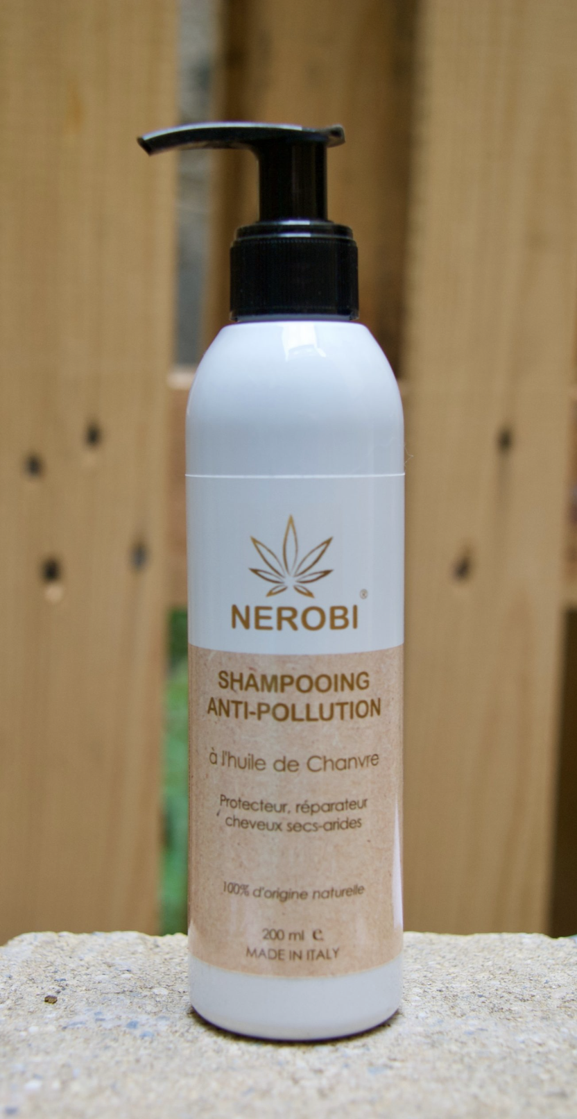 SHAMPOING 100 % NATUREL À L’HUILE ANTI-POLLUTION, NEROBI
